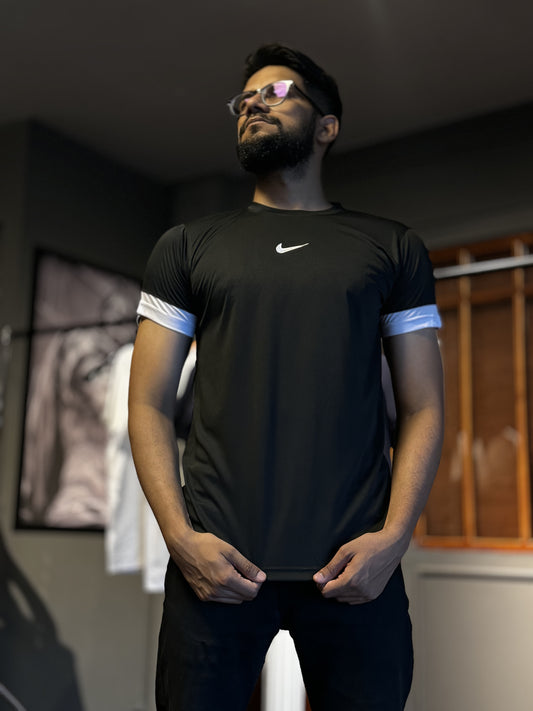 Black T-Shirt: Nike